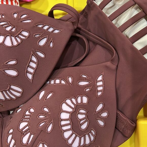 8 Bikini Sets Swimwear Mystery Box (See Pics) - Picture 9 of 9